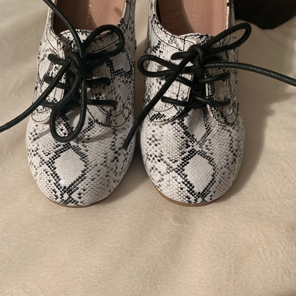 Melody Ehsani The Khatira Python Lace Bootie - Picture 5 of 8